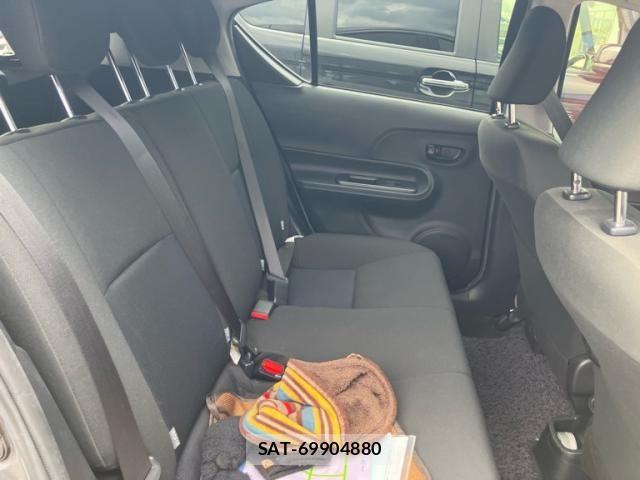 Toyota AQUA 2018-08 8878684-12