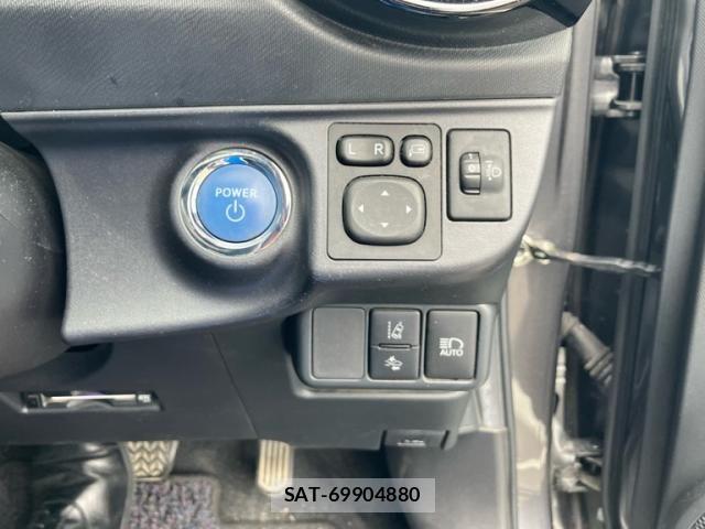Toyota AQUA 2018-08 8878684-16