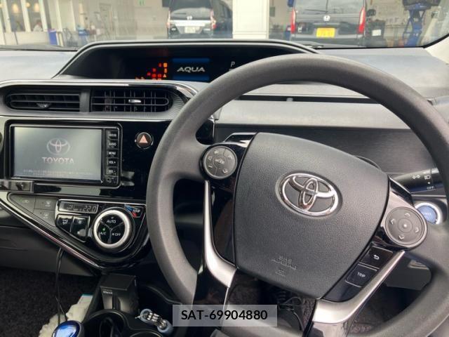 Toyota AQUA 2018-08 8878684-17