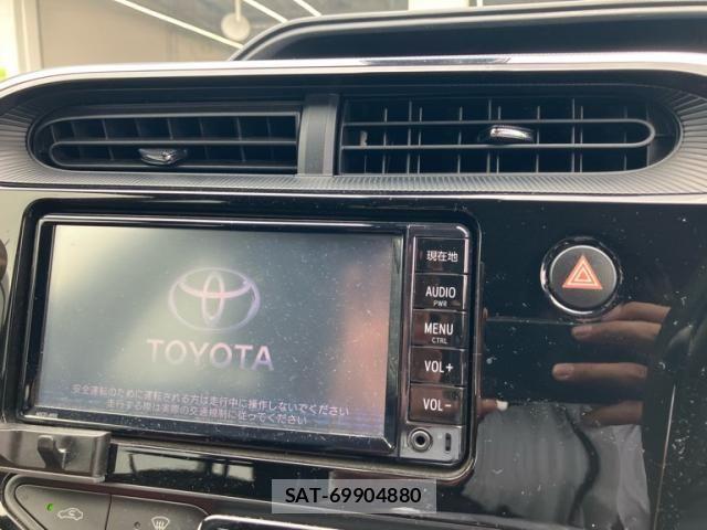 Toyota AQUA 2018-08 8878684-18
