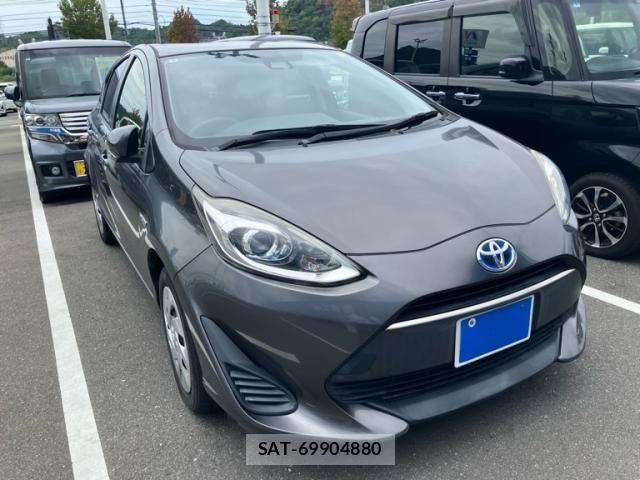 Toyota AQUA 2018-08 8878684-1