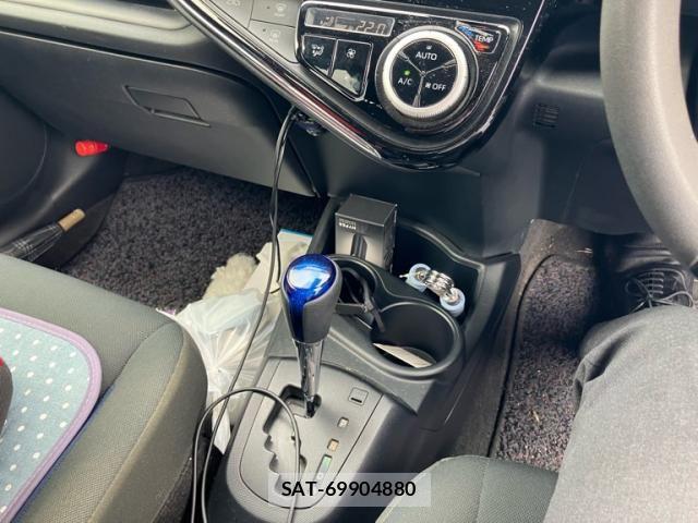 Toyota AQUA 2018-08 8878684-21