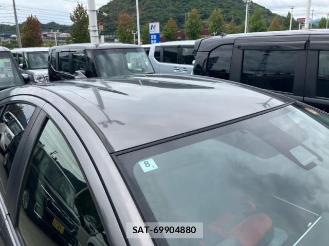 Toyota AQUA 2018-08 8878684-5