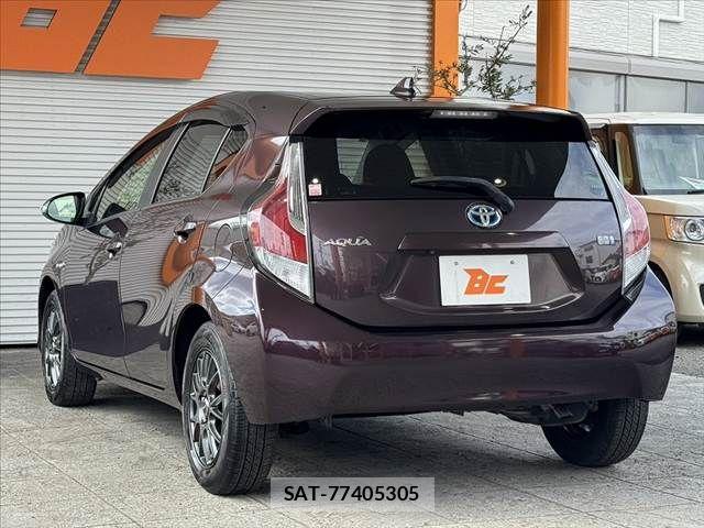 Toyota AQUA 2016-01 8878677-11