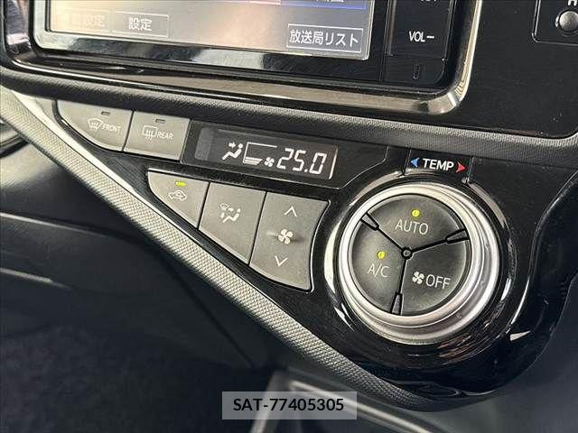 Toyota AQUA 2016-01 8878677-23