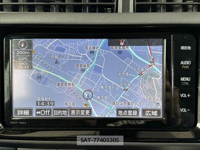 Toyota AQUA 2016-01 8878677-2