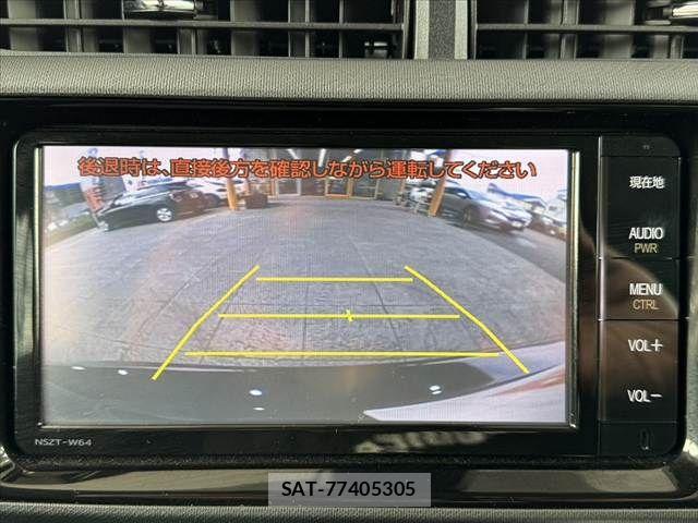 Toyota AQUA 2016-01 8878677-3