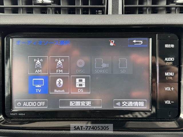 Toyota AQUA 2016-01 8878677-4