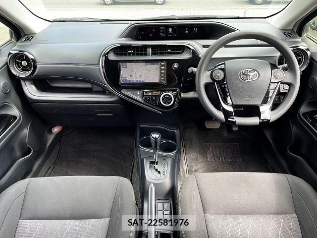 Toyota AQUA 2019-10 8878660-1