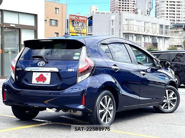 Toyota AQUA 2019-10 8878660-2