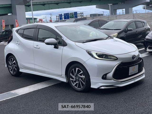 Toyota AQUA 2021-09 8878647-16