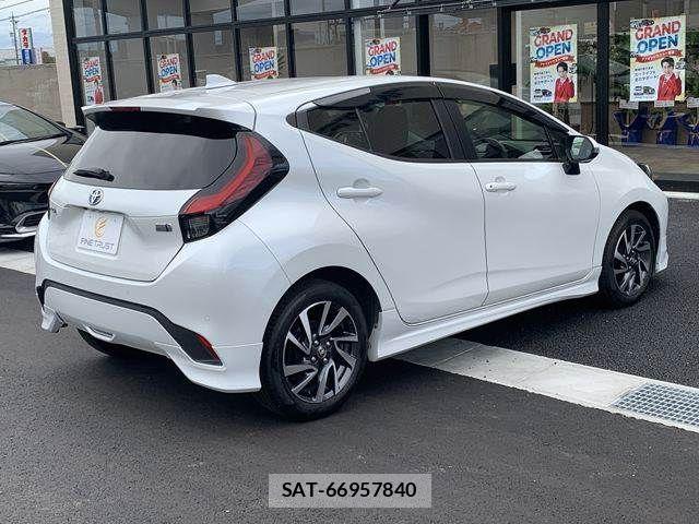 Toyota AQUA 2021-09 8878647-18