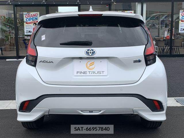 Toyota AQUA 2021-09 8878647-19