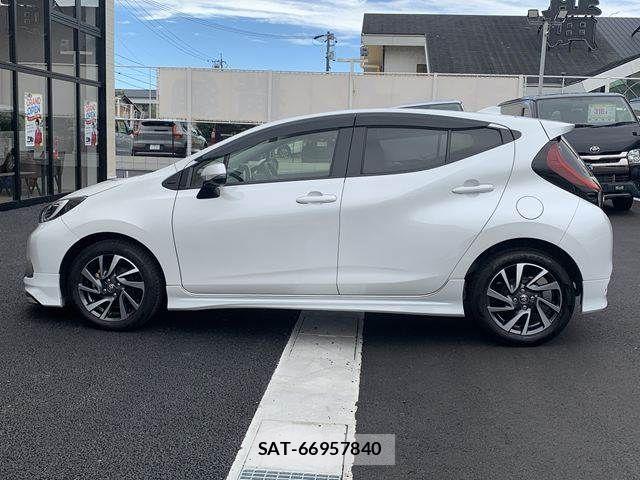 Toyota AQUA 2021-09 8878647-21