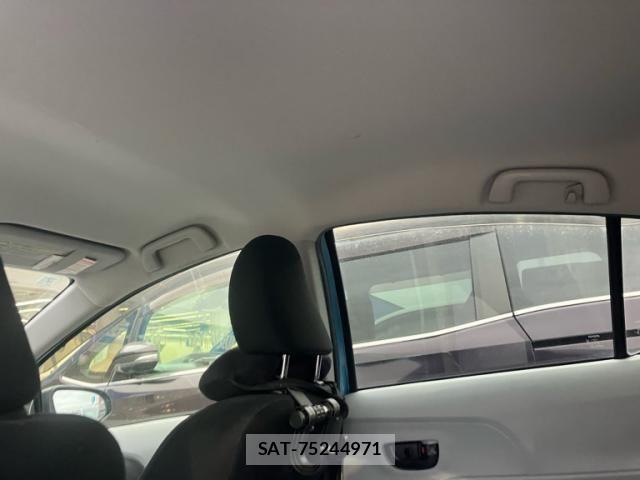 Toyota AQUA 2012-02 8878698-15