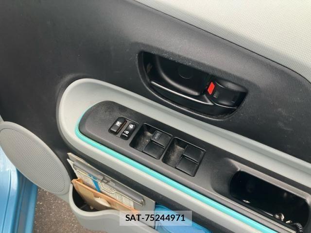 Toyota AQUA 2012-02 8878698-19