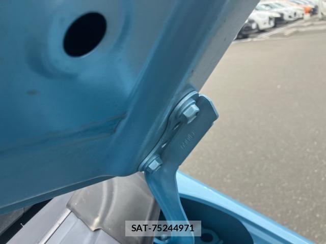 Toyota AQUA 2012-02 8878698-6