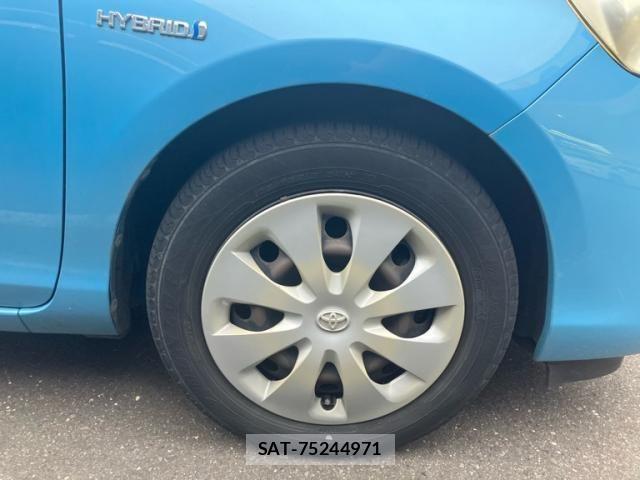 Toyota AQUA 2012-02 8878698-7