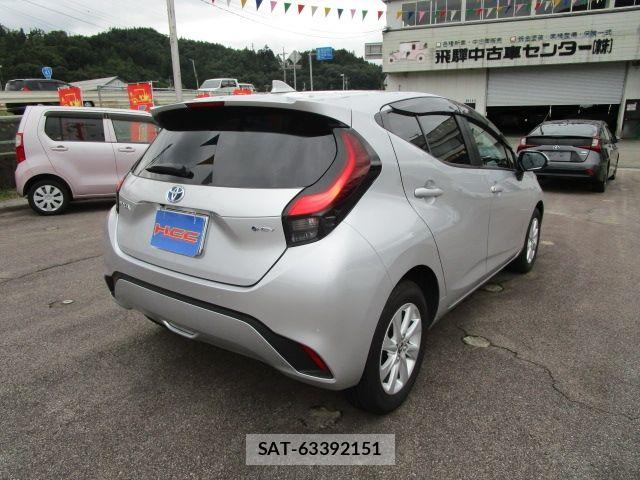 Toyota AQUA 2024-06 8878644-2