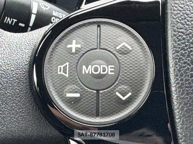 Toyota AQUA 2019-02 8878663-16