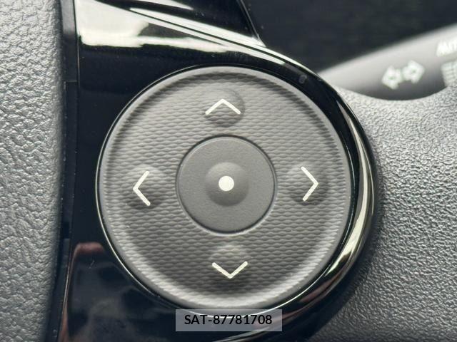 Toyota AQUA 2019-02 8878663-17