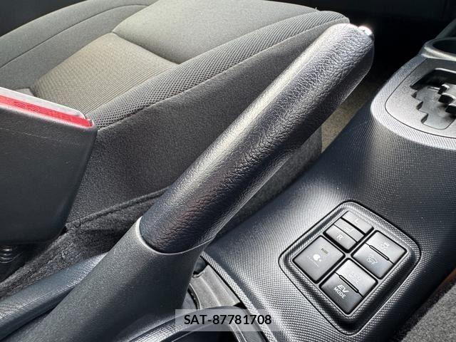 Toyota AQUA 2019-02 8878663-28