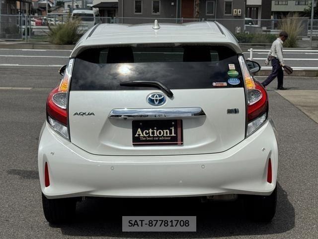 Toyota AQUA 2019-02 8878663-4