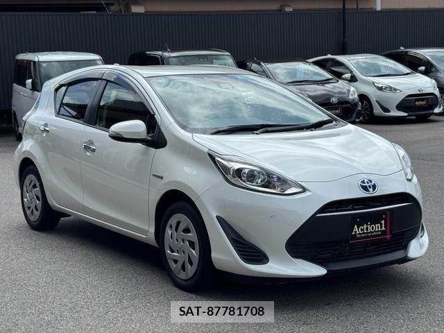 Toyota AQUA 2019-02 8878663-6