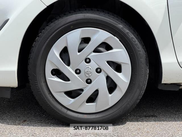 Toyota AQUA 2019-02 8878663-7