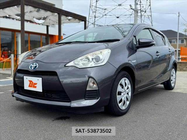 Toyota AQUA 2013-06 8878688-9