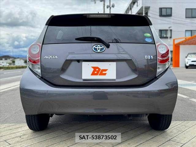 Toyota AQUA 2013-06 8878688-13