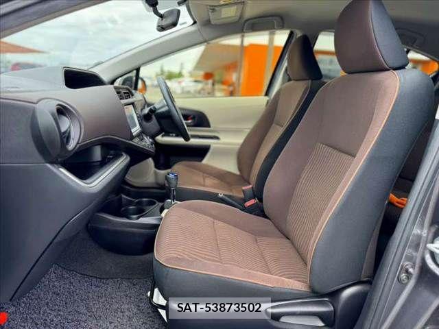Toyota AQUA 2013-06 8878688-16