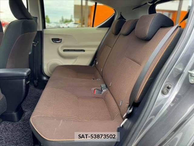 Toyota AQUA 2013-06 8878688-17