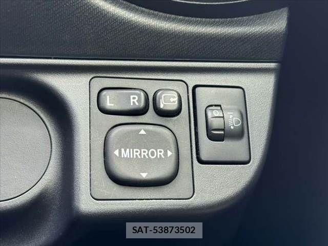 Toyota AQUA 2013-06 8878688-25