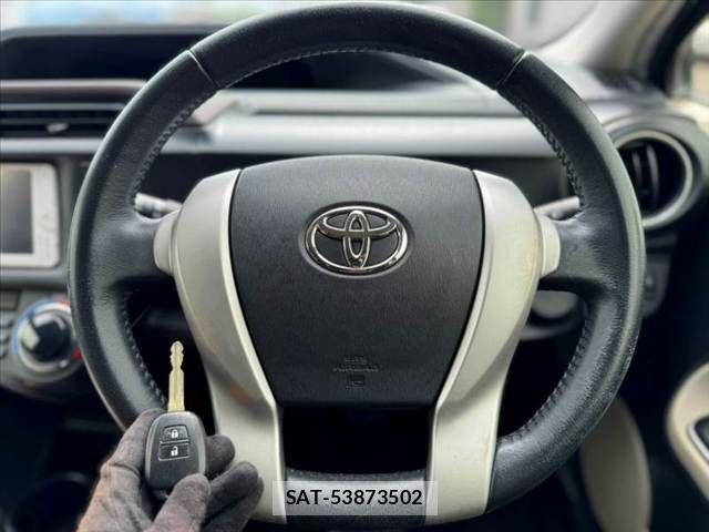 Toyota AQUA 2013-06 8878688-4