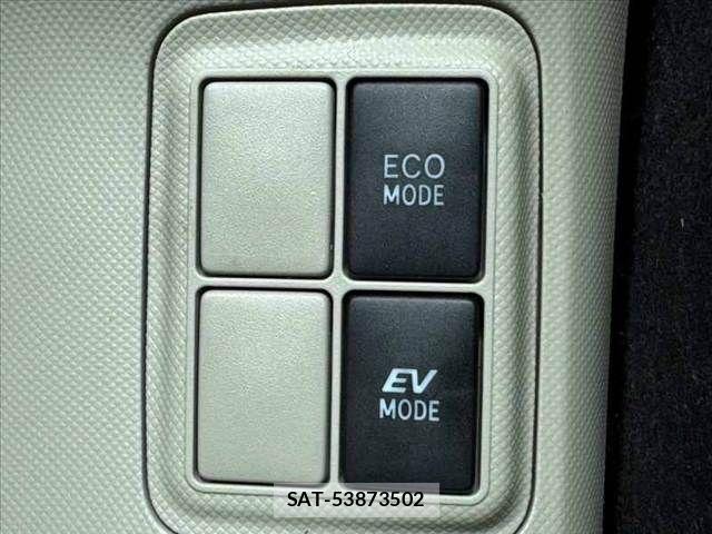 Toyota AQUA 2013-06 8878688-6
