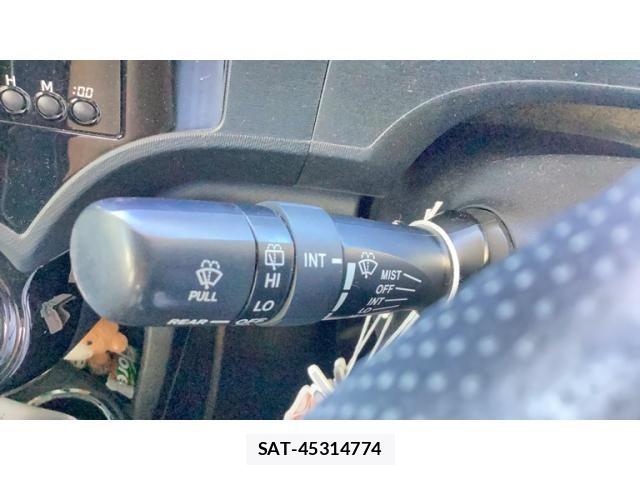 Toyota AQUA 2014-09 8878689-14