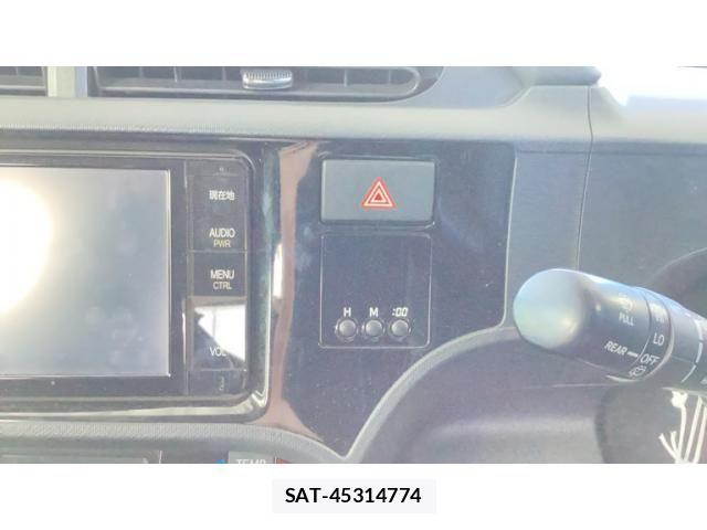 Toyota AQUA 2014-09 8878689-17