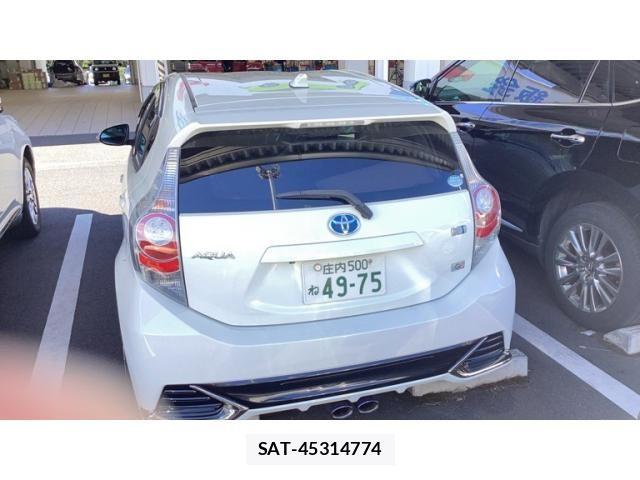 Toyota AQUA 2014-09 8878689-1