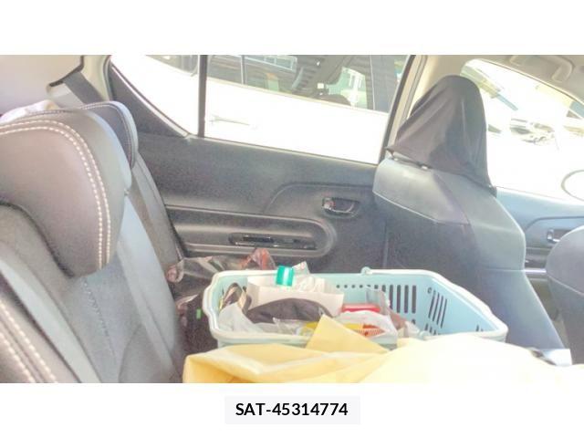 Toyota AQUA 2014-09 8878689-6