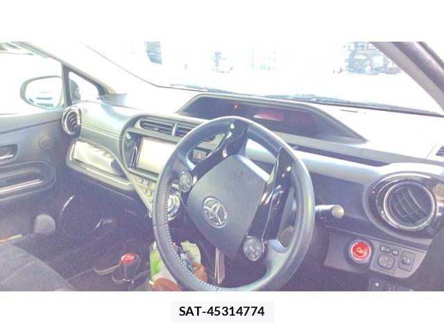 Toyota AQUA 2014-09 8878689-8