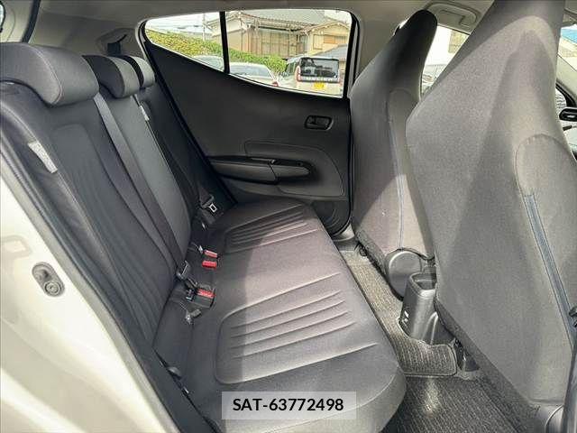 Toyota AQUA 2022-10 8878658-17