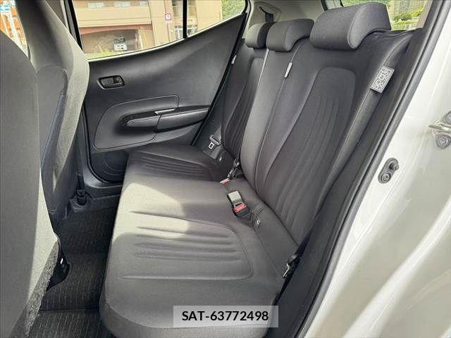 Toyota AQUA 2022-10 8878658-18