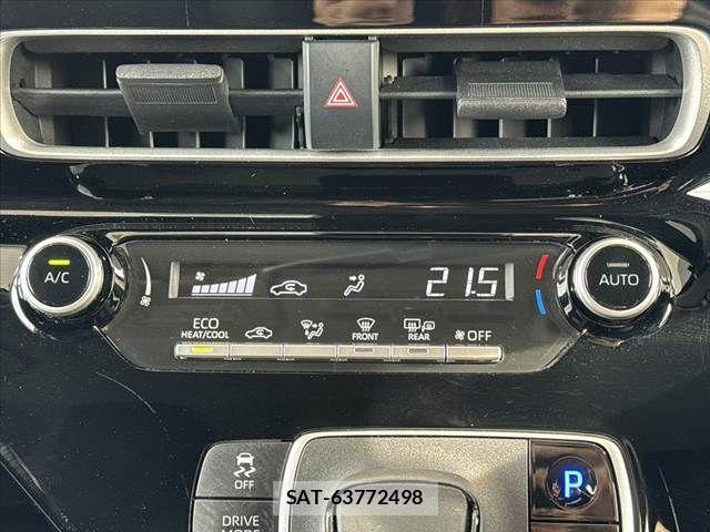 Toyota AQUA 2022-10 8878658-22