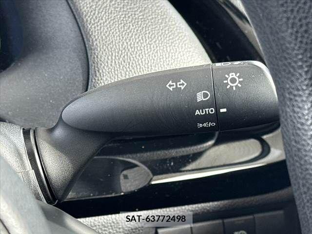 Toyota AQUA 2022-10 8878658-25