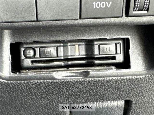 Toyota AQUA 2022-10 8878658-28