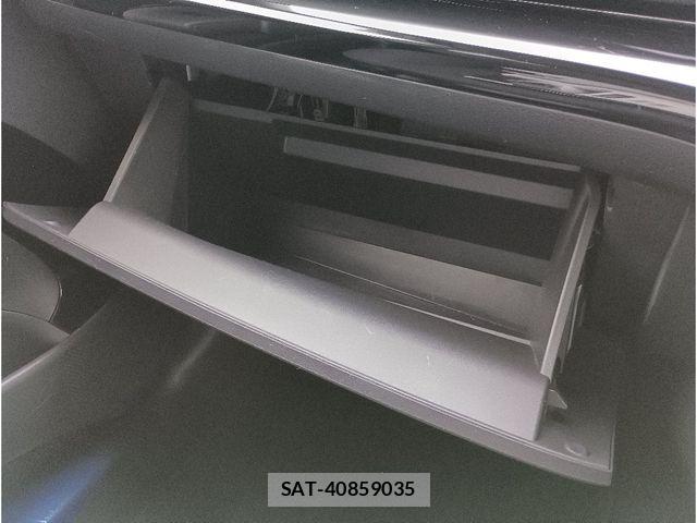 Toyota AQUA 2021-09 8878666-17