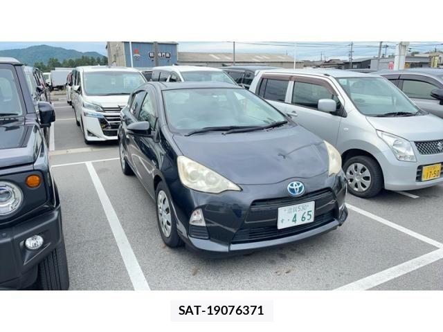 Toyota AQUA 2012-06 8878696-0