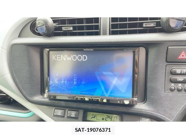 Toyota AQUA 2012-06 8878696-10