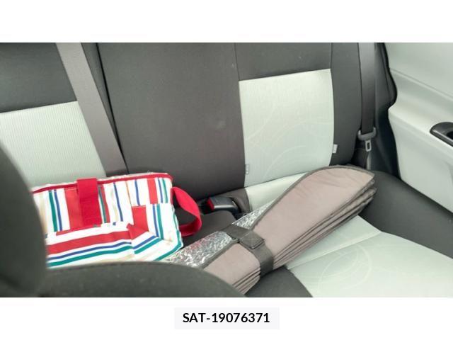 Toyota AQUA 2012-06 8878696-14